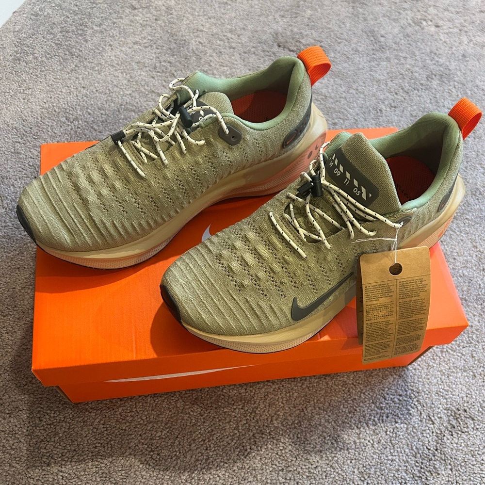 NIKE REACTX INFINITY RUN 4 Mens sneakers. BRAND NEW with tags! Size 10.5